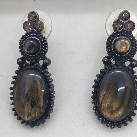 Earrings - Picture 2 of 2